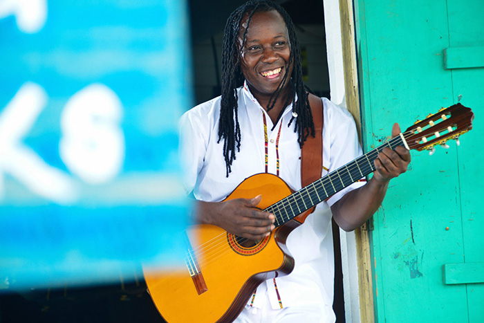 เครื่องบินเล็กตกทะเลแคริบเบียน คร่า 12 ศพ เครื่องบินเล็กตกทะเลแคริบเบียน คร่า 12 ศพ