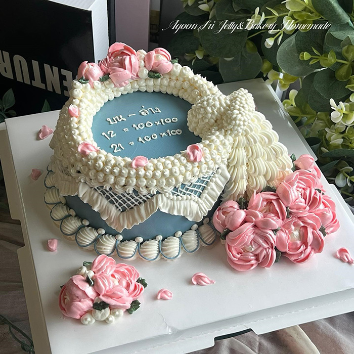 ลูกค้าติดต่อมาขอซื้อเค้กพวงมาลัย ลูกค้าติดต่อมาขอซื้อเค้กพวงมาลัย