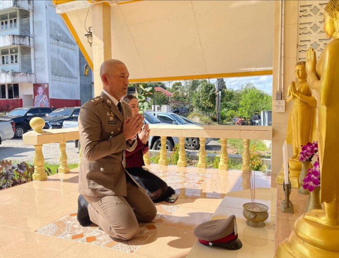 พบรักกลางวงไพ่ จากที่ถูกจับในวันนั้น สู่ภรรยาผู้กำกับในวันนี้ พบรักกลางวงไพ่ จากที่ถูกจับในวันนั้น สู่ภรรยาผู้กำกับในวันนี้