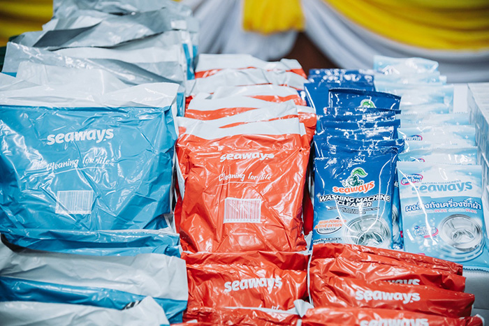 CIB อย บุกโกดังเถื่อน ยึดวัตถุอันตราย เครื่องสำอางจากจีน CIB อย บุกโกดังเถื่อน ยึดวัตถุอันตราย เครื่องสำอางจากจีน