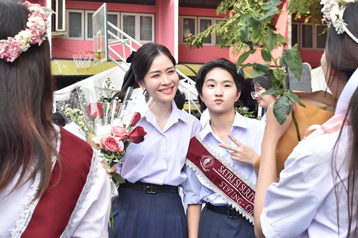 ผอ.พีช ศรประภา สิริภัทรวิช โรงเรียนสตรีศรีสุริโยทัย ผอ.พีช ศรประภา สิริภัทรวิช โรงเรียนสตรีศรีสุริโยทัย