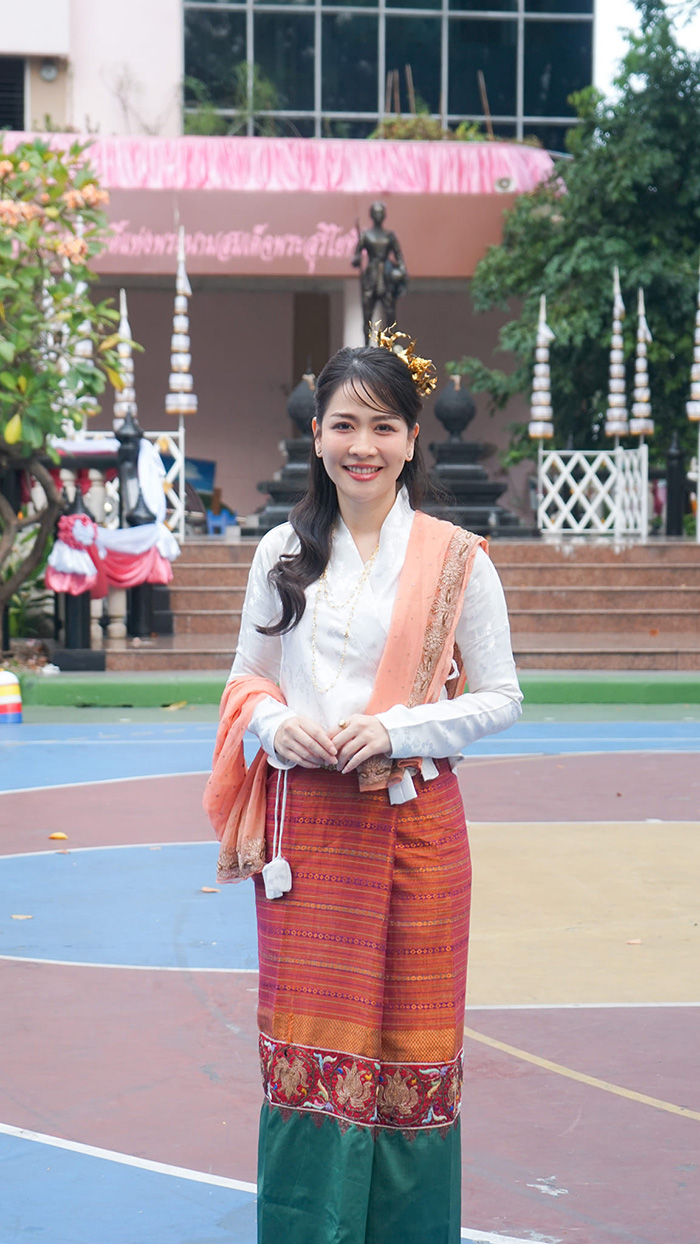 เปิดวาร์ป ผอ.พีช ศรประภา สิริภัทรวิช โรงเรียนสตรีศรีสุริโยทัย เปิดวาร์ป ผอ.พีช ศรประภา สิริภัทรวิช โรงเรียนสตรีศรีสุริโยทัย