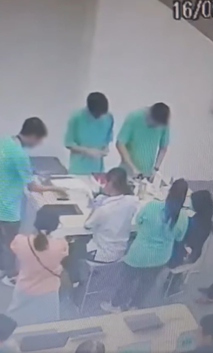 แฉพนักงานร้านดัง ขโมยข้อมูลลูกค้าสาว แฉพนักงานร้านดัง ขโมยข้อมูลลูกค้าสาว