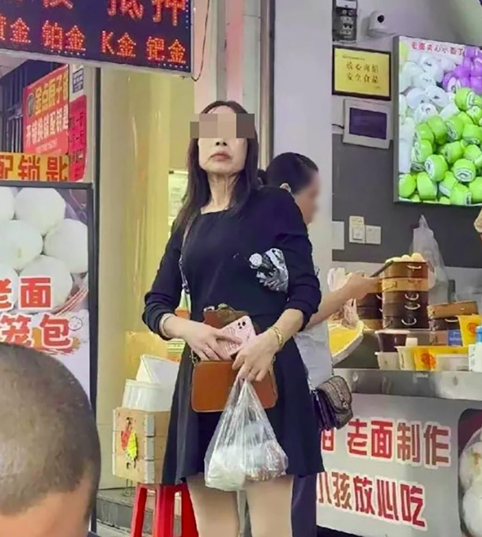 ไวรัลสาวริมถนน ขาสวยหุ่นนางฟ้า ไวรัลสาวริมถนน ขาสวยหุ่นนางฟ้า