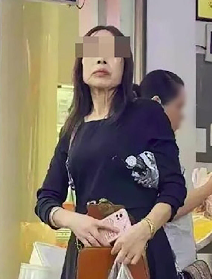 ไวรัลสาวริมถนน ขาสวยหุ่นนางฟ้า ไวรัลสาวริมถนน ขาสวยหุ่นนางฟ้า