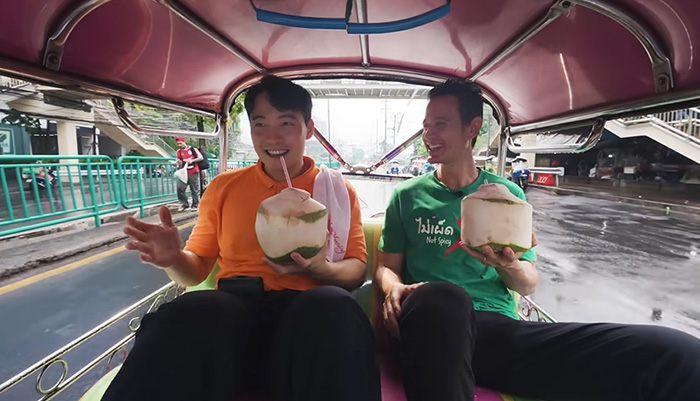 อังเคิลโรเจอร์ มาไทยไม่มีธรรมดา อังเคิลโรเจอร์ มาไทยไม่มีธรรมดา