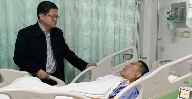 คณากร เพียรชนะ คณากร เพียรชนะ