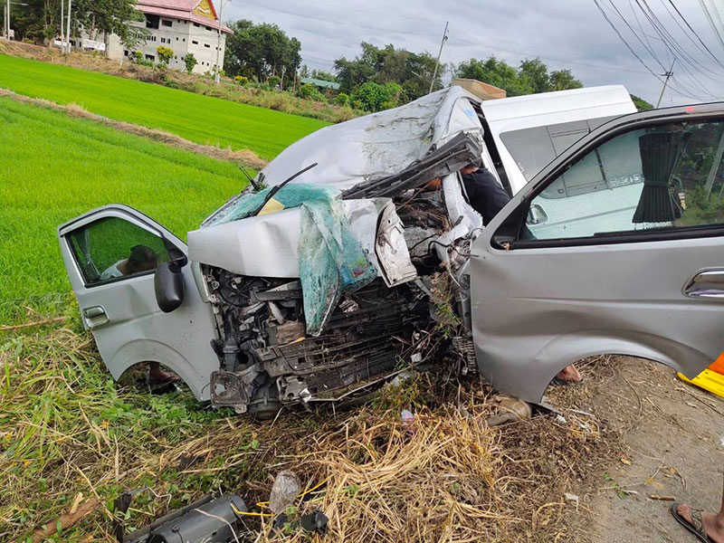 รถตู้ รถตู้