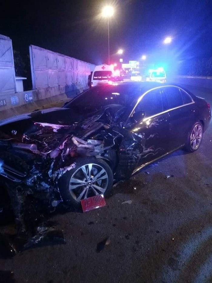 ครอบครัวหนุ่มซิ่งเบนซ์ ครอบครัวหนุ่มซิ่งเบนซ์