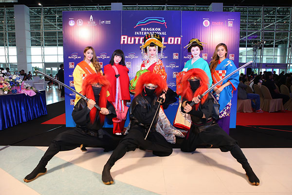 การแสดงนินจา การแสดงนินจา