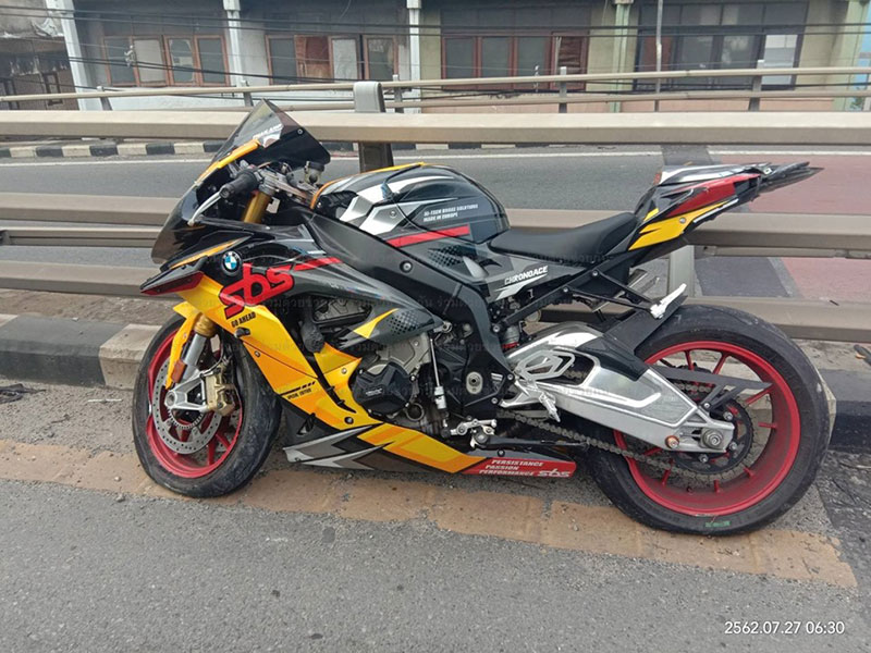 หนุ่มซิ่งบิ๊กไบค์ หนุ่มซิ่งบิ๊กไบค์