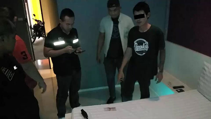 พี่ชายขายคลิปโป๊น้องชาย พี่ชายขายคลิปโป๊น้องชาย