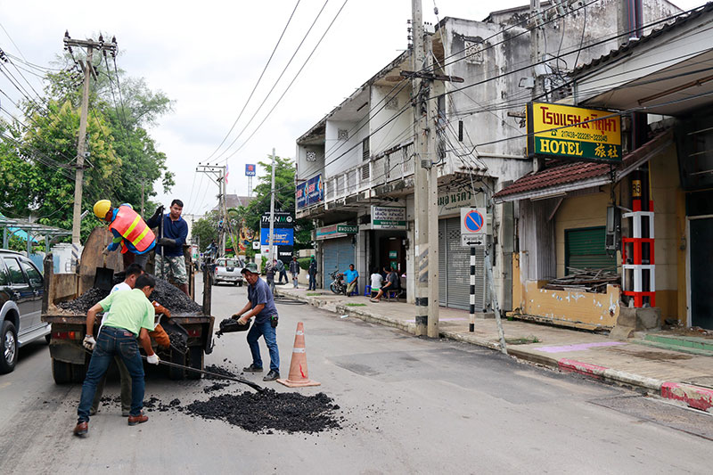คุณลุงขี่รถตกถนน คุณลุงขี่รถตกถนน