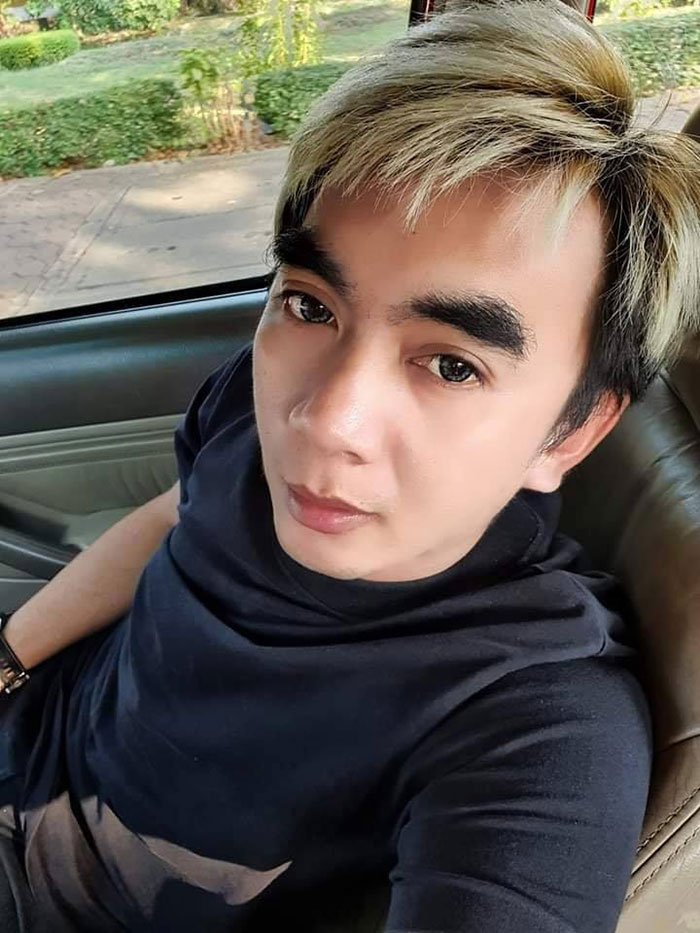 เอ๋ซ่าส์ ล่าผีเฮี้ยน เอ๋ซ่าส์ ล่าผีเฮี้ยน