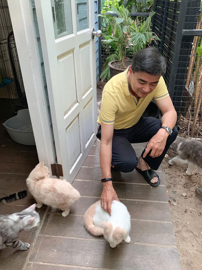 มาร์ค อภิสิทธิ์ มาร์ค อภิสิทธิ์