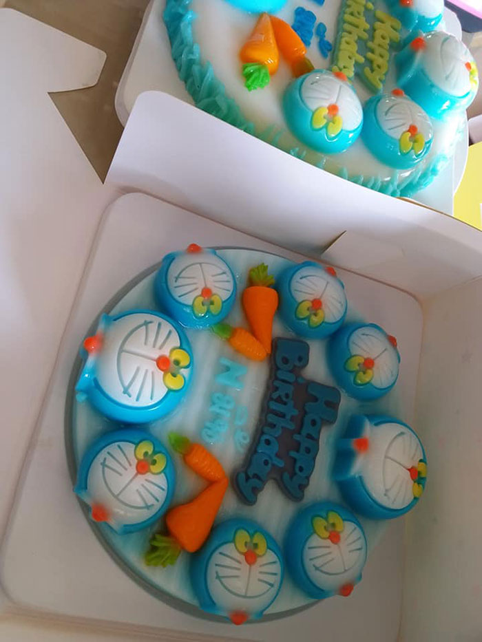 สาวถูกล่อซื้อเค้ก สาวถูกล่อซื้อเค้ก