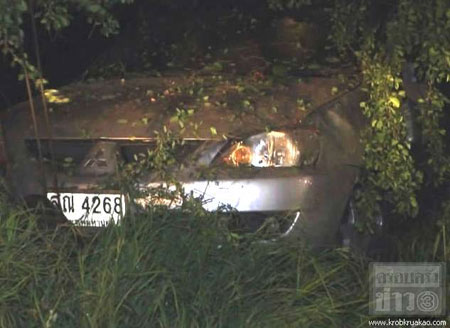 เศร้า! แพทย์หญิงขับรถตกข้างทาง หลังไปทำบุญ แม่ดับคาที่