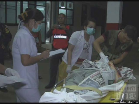 เศร้า! แพทย์หญิงขับรถตกข้างทาง หลังไปทำบุญ แม่ดับคาที่