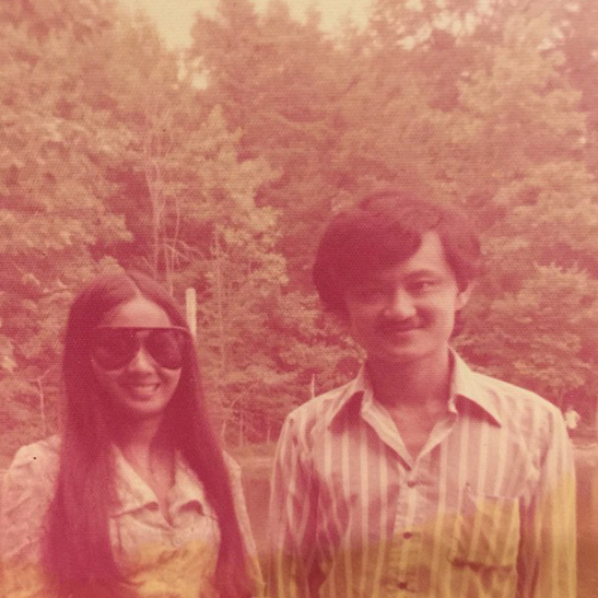 อุ๊งอิ๊ง โพสต์รูป ทักษิณ-พจมาน สมัยหนุ่ม-สาวยังหวานฉ่ำ