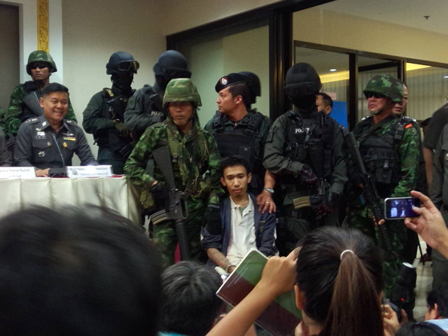 เบนซ์ ท่าทราย เบนซ์ ท่าทราย