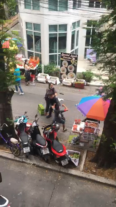 พ่อค้าต่อยเทศกิจ พ่อค้าต่อยเทศกิจ