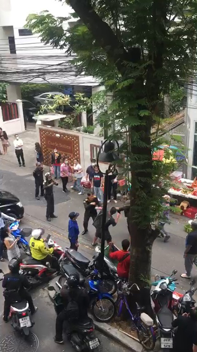 พ่อค้าต่อยเทศกิจ พ่อค้าต่อยเทศกิจ