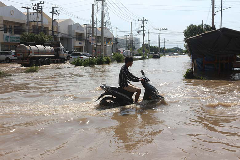 น้ำท่วมปทุมธานี น้ำท่วมปทุมธานี