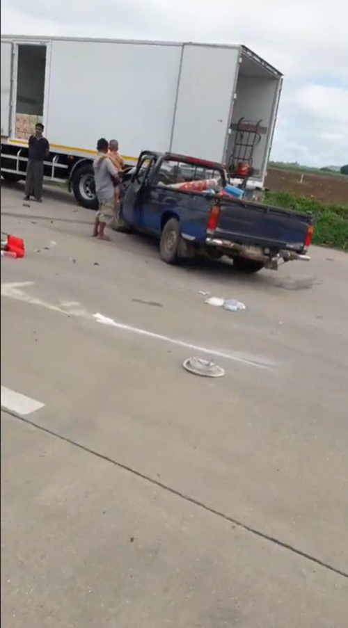 กระบะชนรถบรรทุก กระบะชนรถบรรทุก