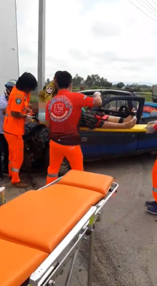 กระบะชนรถบรรทุก กระบะชนรถบรรทุก