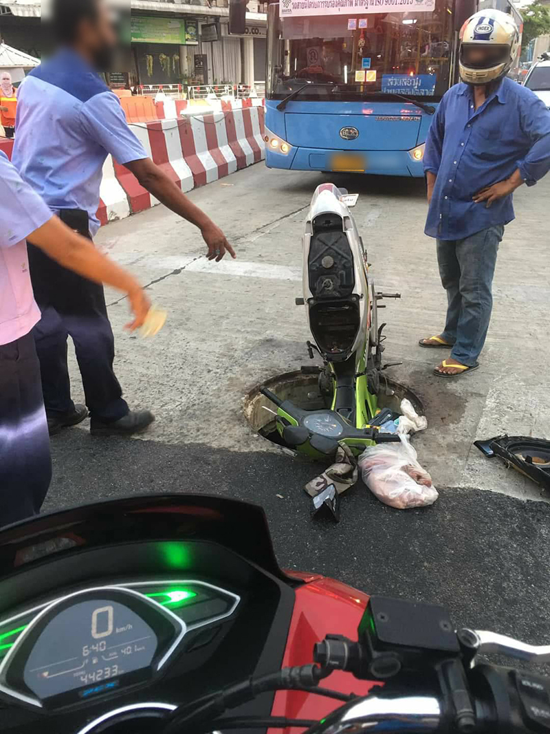 มอเตอร์ไซค์ตกท่อ มอเตอร์ไซค์ตกท่อ