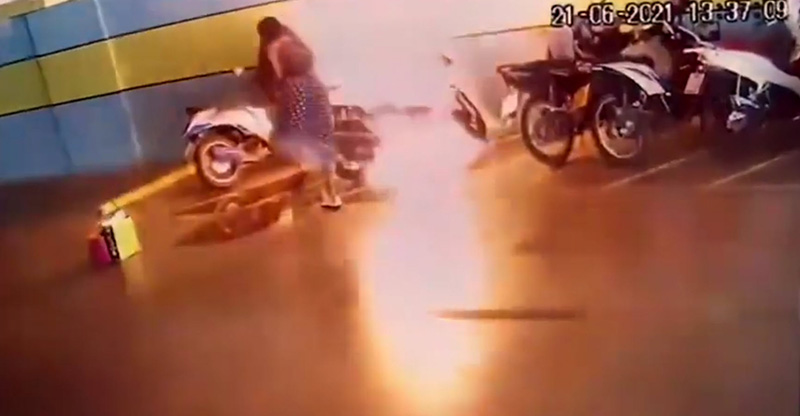 เผารถแฟนเก่า เผารถแฟนเก่า