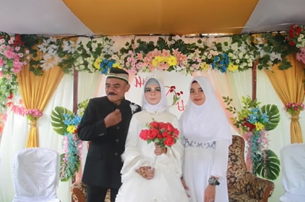 เพื่อนแต่งงานกับพ่อ เพื่อนแต่งงานกับพ่อ