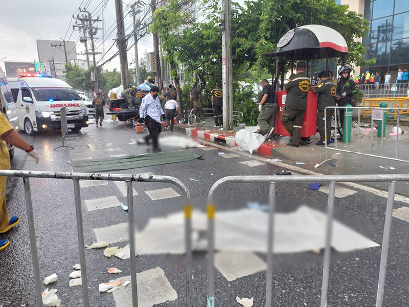 กระบะชนเสาไฟ กระบะชนเสาไฟ