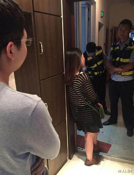 อาหมวยคลั่งรักขั้นหนัก กรีดเลือดเขียนบอกรัก หวังทำให้หนุ่มประทับใจ อาหมวยคลั่งรักขั้นหนัก กรีดเลือดเขียนบอกรัก หวังทำให้หนุ่มประทับใจ