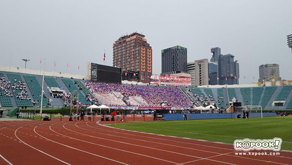 งานฟุตบอลประเพณี จุฬาฯ - ธรรมศาสตร์ งานฟุตบอลประเพณี จุฬาฯ - ธรรมศาสตร์