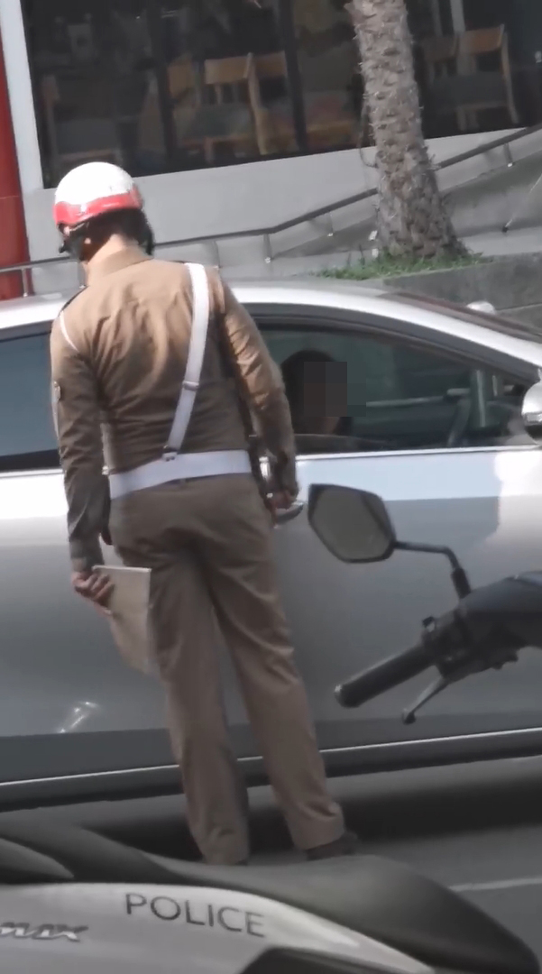 ตำรวจรับส่วย ตำรวจรับส่วย