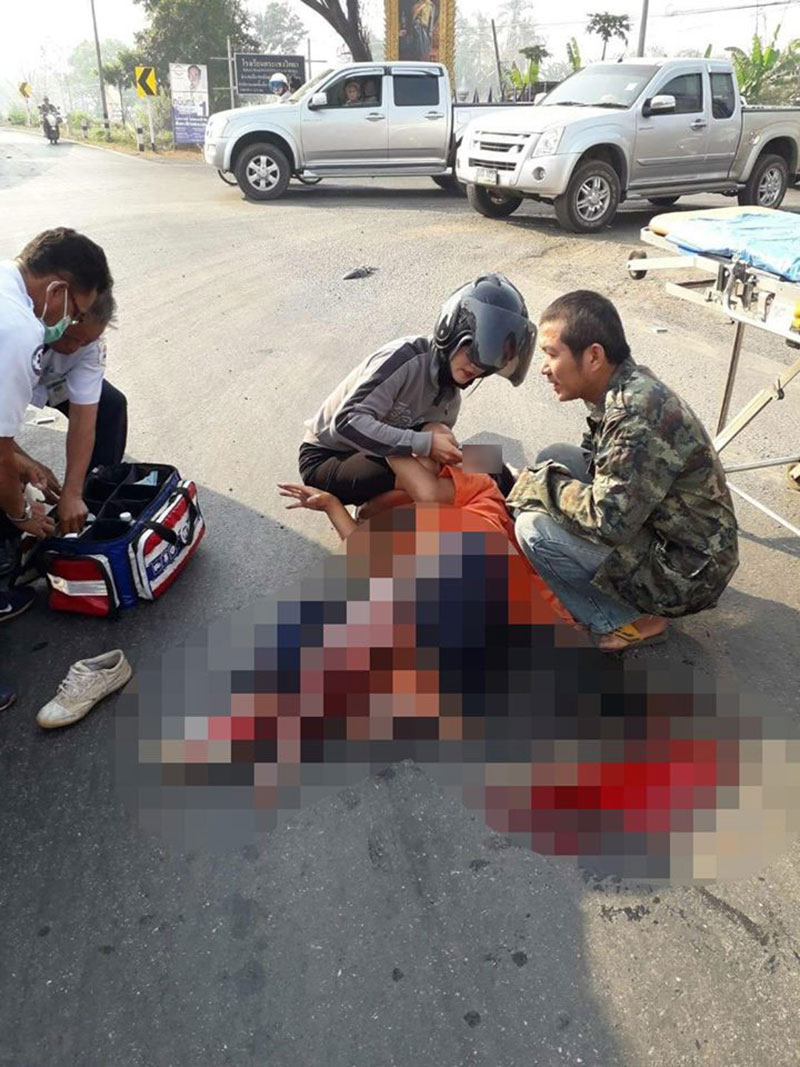 สิบล้อชนมอเตอร์ไซค์ สิบล้อชนมอเตอร์ไซค์