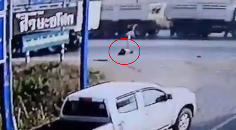 สิบล้อชนมอเตอร์ไซค์ สิบล้อชนมอเตอร์ไซค์