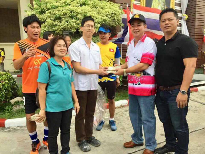 นักการเมืองโกงเงินบริจาค วิ่งเชษฐ์ สไมล์บัฟฟาโล่ นักการเมืองโกงเงินบริจาค วิ่งเชษฐ์ สไมล์บัฟฟาโล่