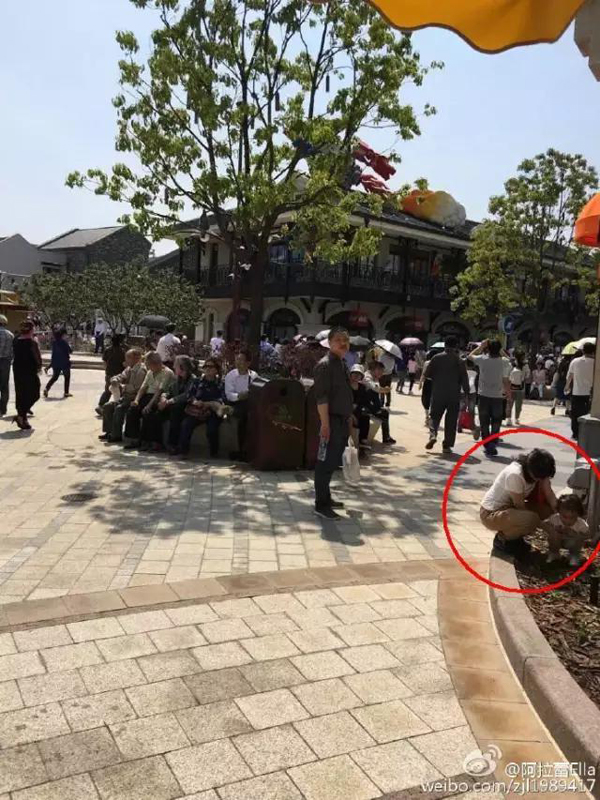 เซี่ยงไฮ้ ดิสนีย์แลนด์ อย่างเละ เจอชาวจีนแห่ทำสกปรก แม้ยังไม่เปิดเป็นทางการ เซี่ยงไฮ้ ดิสนีย์แลนด์ อย่างเละ เจอชาวจีนแห่ทำสกปรก แม้ยังไม่เปิดเป็นทางการ