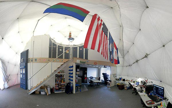 NASA สิ้นสุดภารกิจ 1 ปีเต็ม จำลองการใช้ชีวิตบนดาวอังคาร NASA สิ้นสุดภารกิจ 1 ปีเต็ม จำลองการใช้ชีวิตบนดาวอังคาร