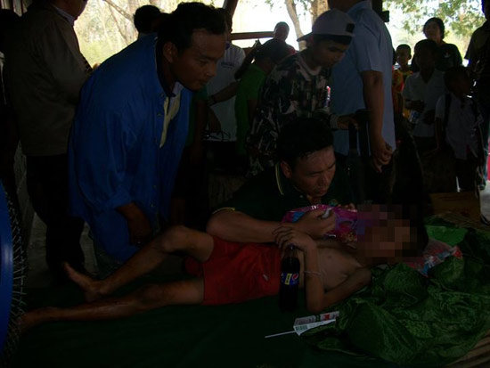 เด็กรอดตายปาฏิหาริย์ หลังหลงป่าแม่วงก์ เผยดื่มน้ำจากลำธารประทังชีวิต เด็กรอดตายปาฏิหาริย์ หลังหลงป่าแม่วงก์ เผยดื่มน้ำจากลำธารประทังชีวิต