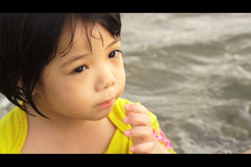 ฟ้าใส...นางฟ้าของแม่ กับการต่อสู้ในโลกอันมืดมิด