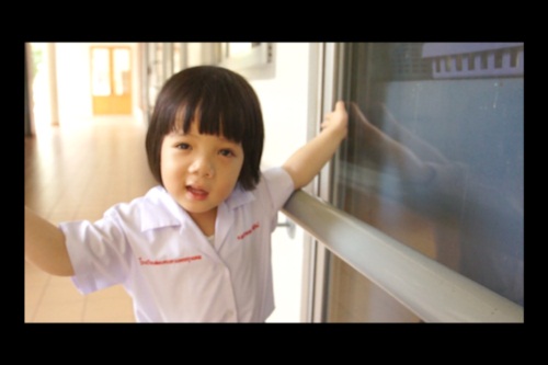 ฟ้าใส...นางฟ้าของแม่ กับการต่อสู้ในโลกอันมืดมิด