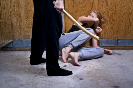 สุดอึ้ง! ผลสำรวจเผย คนไทยรับได้ หากสามีตีภรรยา