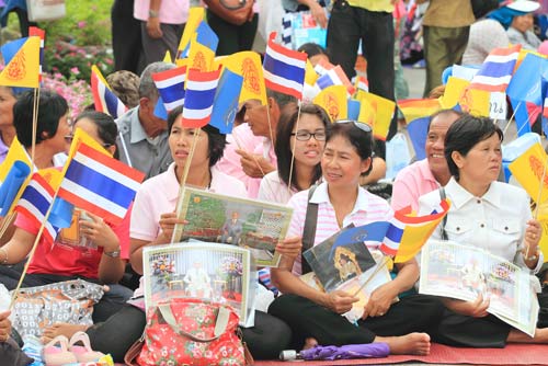 บทอาเศียรวาทวันพ่อ ... เรียงร้อยกวีสดุดีองค์พ่อหลวงของชาวไทย