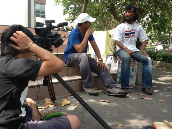 เขียว ศิริธร โยธิน ชายเร่ร่อนผู้รักในหลวงยิ่งชีพ