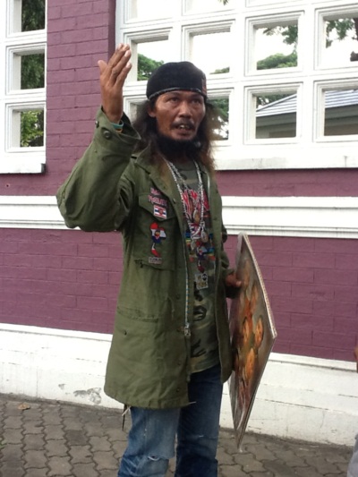 เขียว ศิริธร โยธิน ชายเร่ร่อนผู้รักในหลวงยิ่งชีพ