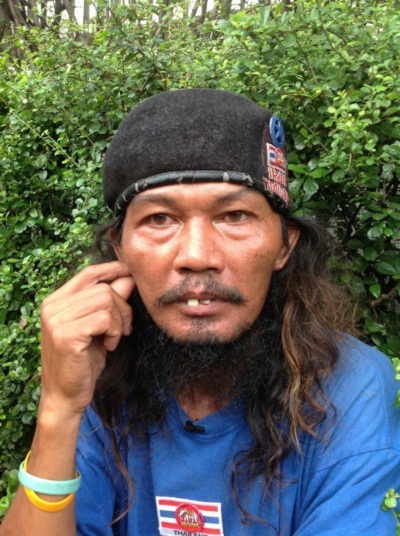 เขียว ศิริธร โยธิน ชายเร่ร่อนผู้รักในหลวงยิ่งชีพ