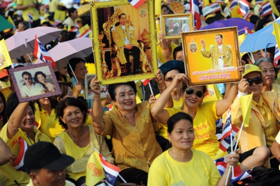 คำพูดสุดซึ้ง! ยายไม่ได้มาดูในหลวงหรอก แต่ยายมาให้ในหลวงดู